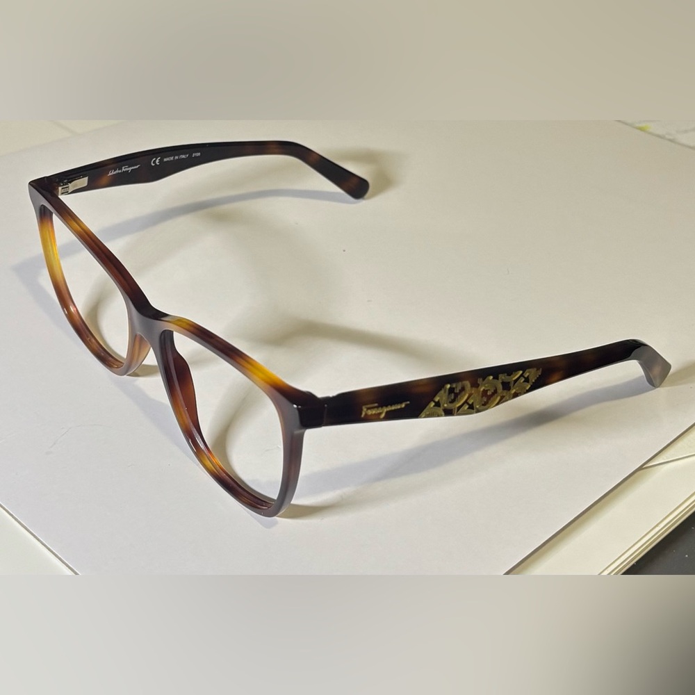 Salvatore Ferragamo SF 2903 240 Women’s Cat Eyeglasses Frame in Brown Tortoise. - Picture 3 of 9